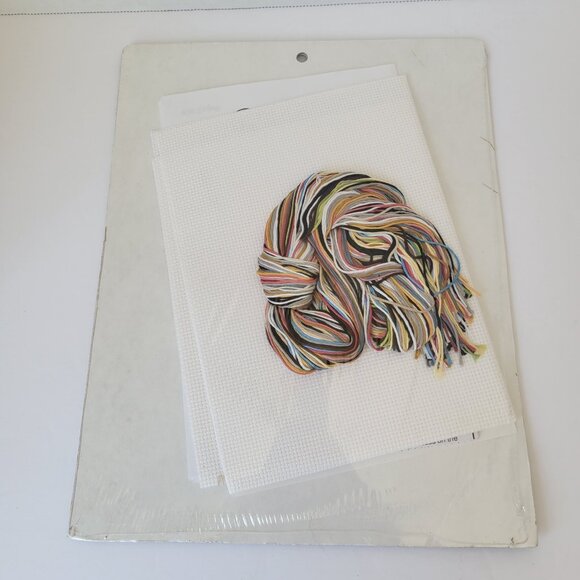 Vtg Candamar  Designs Counted Cross Stitch  "KITTY ON PILLOW" #51149 NIP - Picture 3 of 3